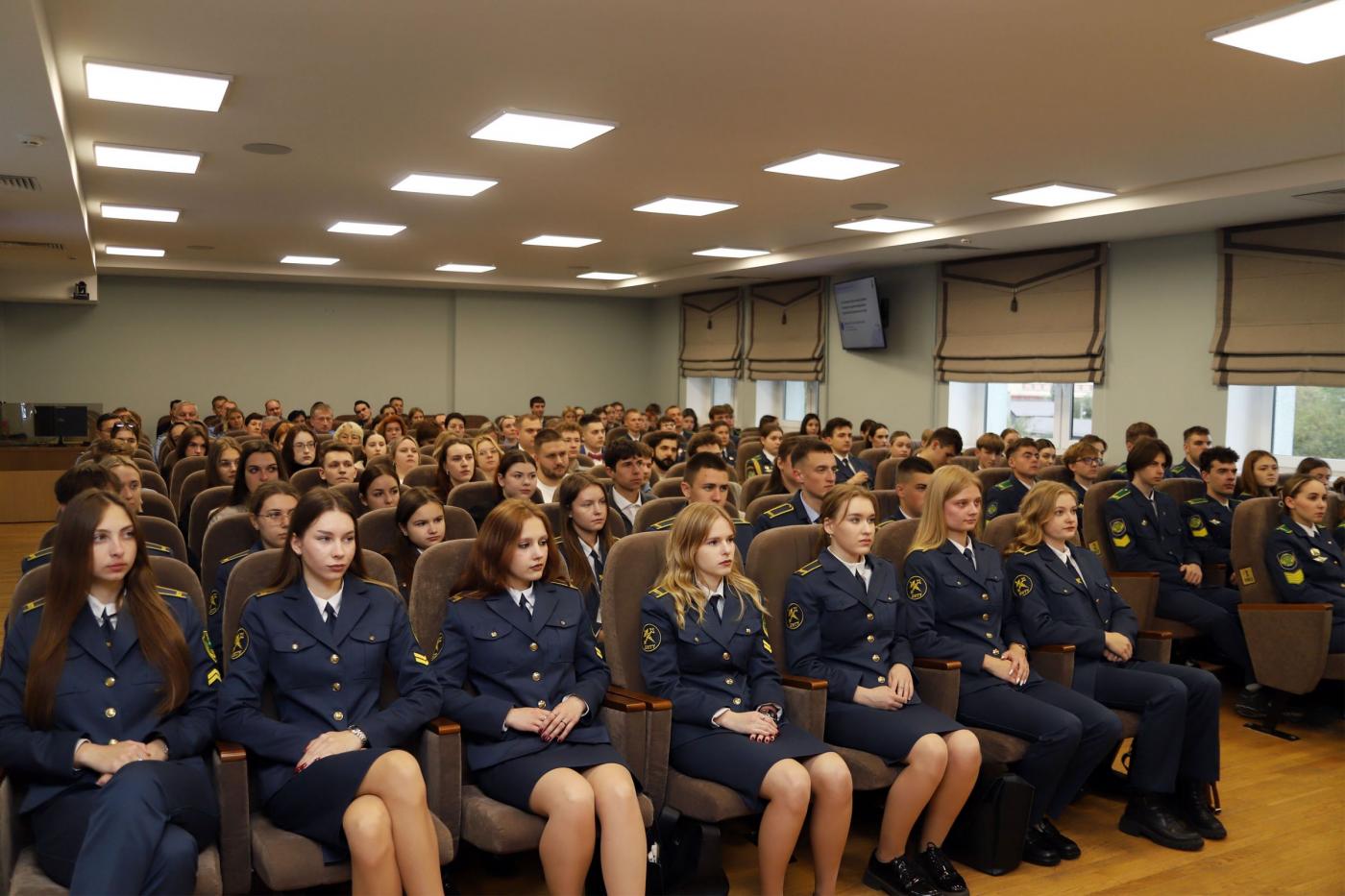 Студенты БНТУ побывали на встрече с членом Коллегии (министром) по таможенному сотрудничеству ЕЭК